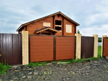 Распашные ворота из сэндвич-панелей SWG-A цвет золотой дуб